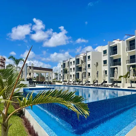 Tropical Modern Condo - Amazing Pool!